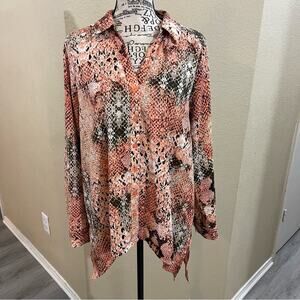 Dana‎ Buchman snake print button down shirt M